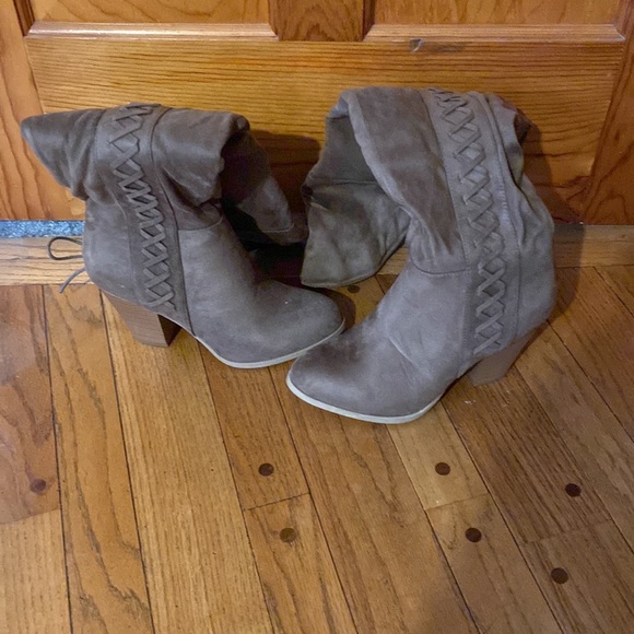 EUC Journee Collection tan heeled wide calf boots - Size 8 - Picture 7 of 9
